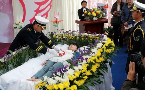 Chinese undertaker offers fake funerals for the living - a step too far?